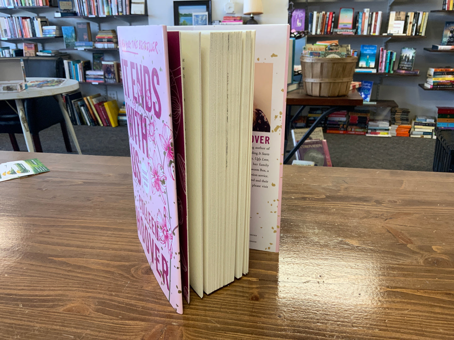It Ends with Us: Special Collector's Edition by Colleen Hoover