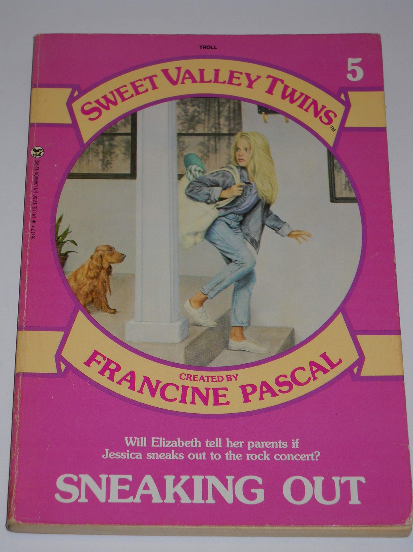 Sneaking Out (Sweet Valley Twins #5) by Francine Pascal