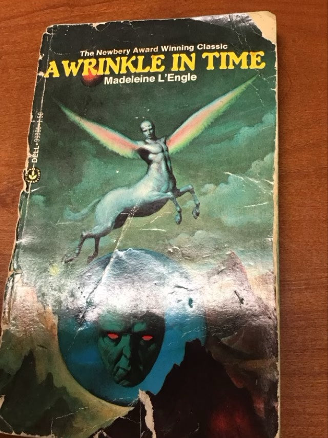 A Wrinkle in Time (The Time Quartet) by Madeleine L'Engle * See Picture For Condition
