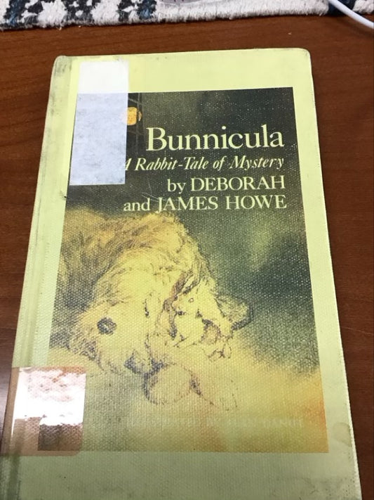 Bunnicula: A Rabbit Tale of Mystery by Deborah Howe *EX Library Book