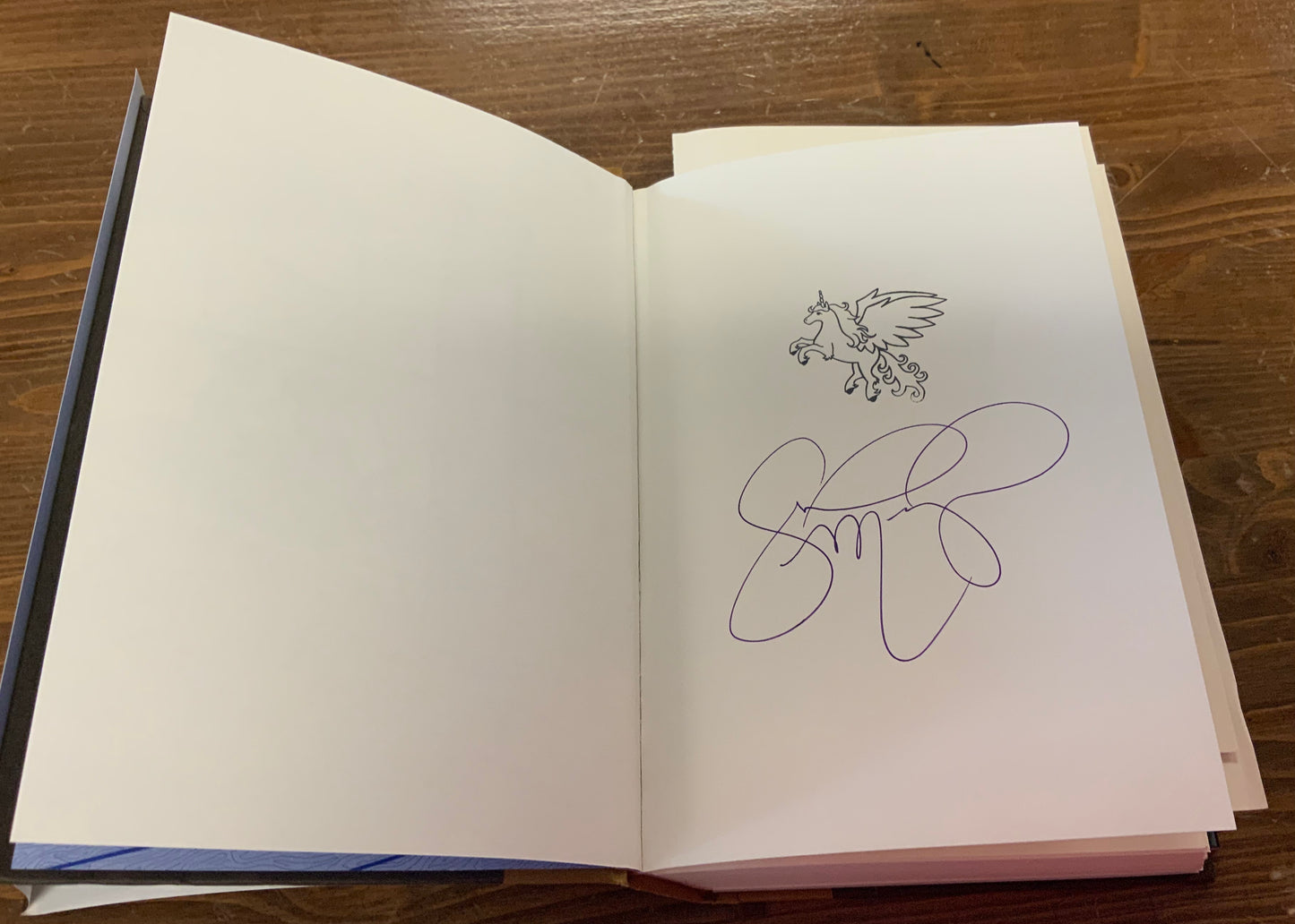 Legacy (Keeper of the Lost Cities #8) by Shannon Messenger hardcover SIGNED BY AUTHOR DJHC