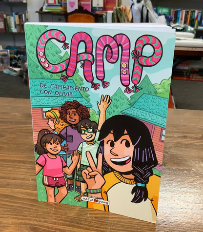 Camp: De campamento con Olivia (Novela gráfica) by Kayla Miller