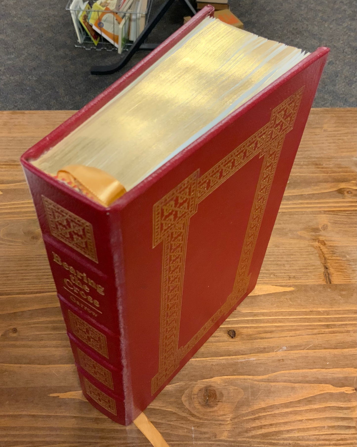 Bearing the Cross by David. J Garrow Collector’s Edition Martin Luther King Jr