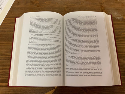 Bearing the Cross by David. J Garrow Collector’s Edition Martin Luther King Jr